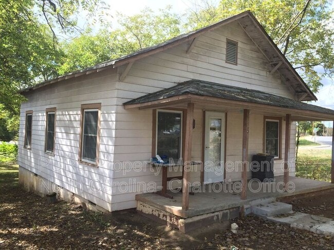 Primary Photo - 179 Booker Dr SW