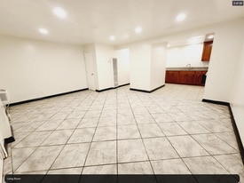 Building Photo - 2162 W Brownwood Ave