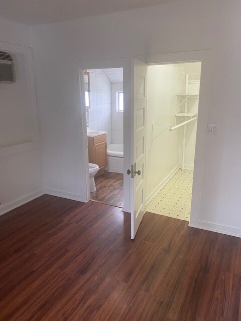 Building Photo - 1108 S Garey Ave