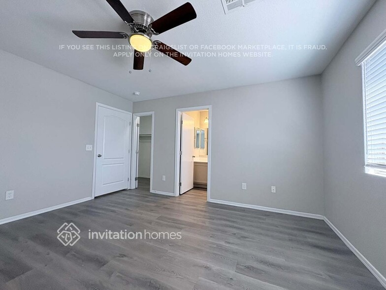 Building Photo - 1551 E Betsy Ln