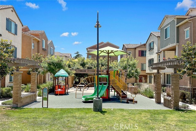 Building Photo - 710 Banyan Wy