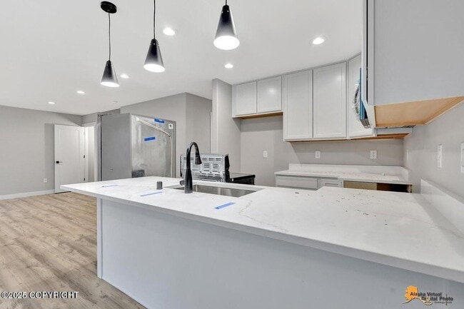 Building Photo - 623 Rita Cir