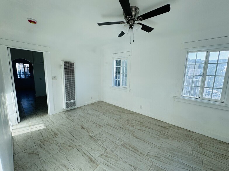 Living Room - 856 W 73rd St