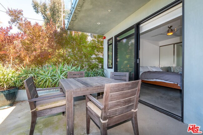 Building Photo - 581 Agate St