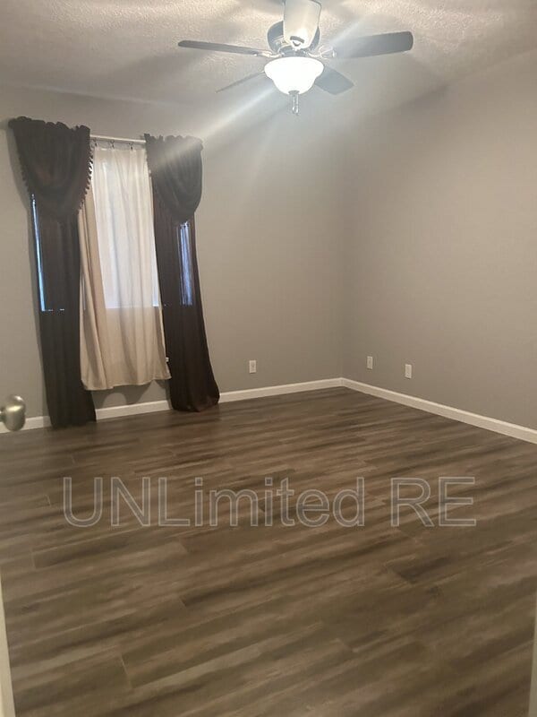 Building Photo - 2954 Mica Dr