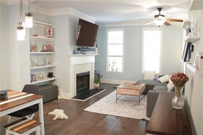 Building Photo - 1120 Glenridge Pl NE