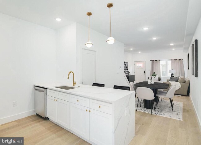 Building Photo - 3957 Wyalusing Ave