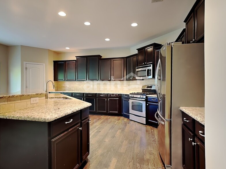 Building Photo - 1104 Wainscott Dr