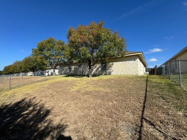 Building Photo - 1300 Powder River Dr