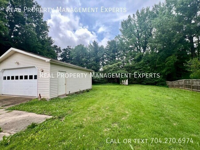 Building Photo - 5120 Speyside Ct