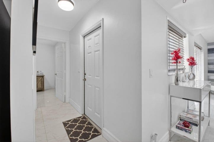 Building Photo - 4310 Village Dr