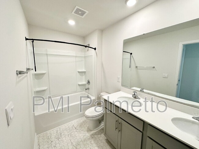 Building Photo - 412 Delahays Rd