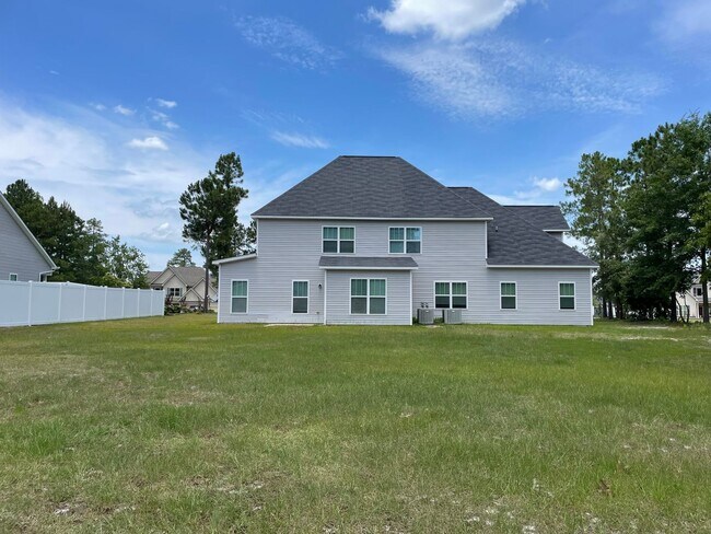 Building Photo - 96 Castlebay Dr