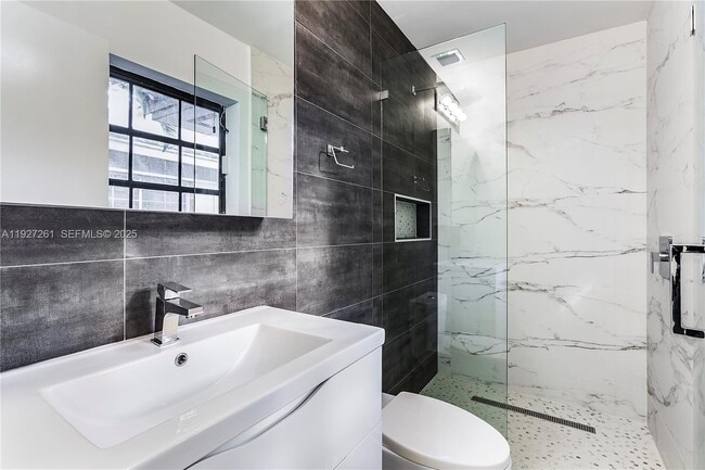 Building Photo - 407 Minorca Ave