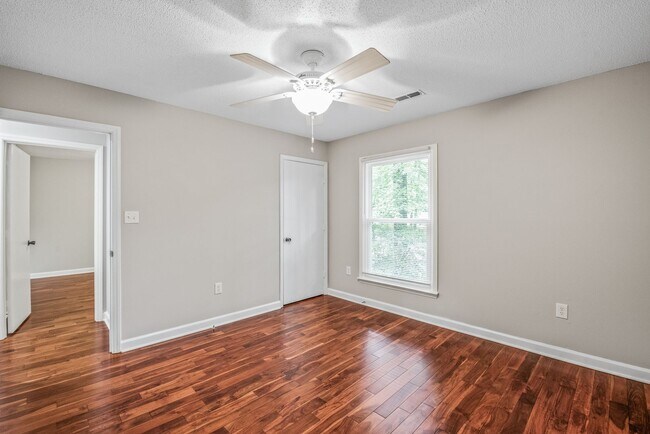 Building Photo - (Coming Soon) Move-in Ready 3 Bedroom Ranch!!
