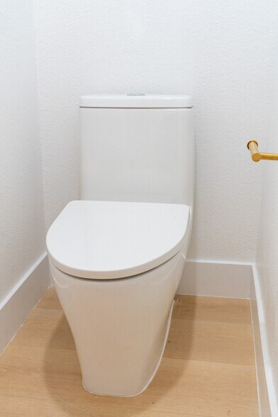 Building Photo - 504 Lacabana Beach Drive