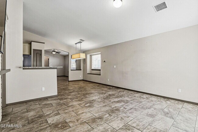 Building Photo - 12776 Tre Maximiliano Ave