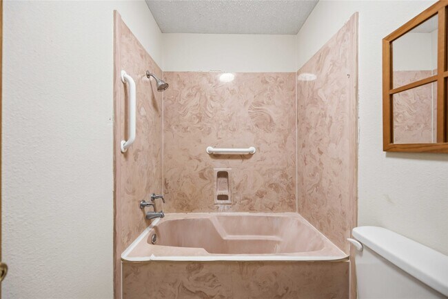 Building Photo - 2210 County Rd 769B