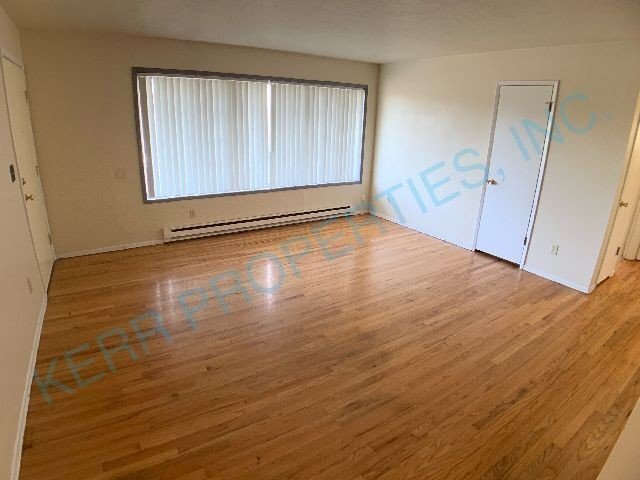 Building Photo - Charming 2-Bedroom Multiplex in the Heart ...