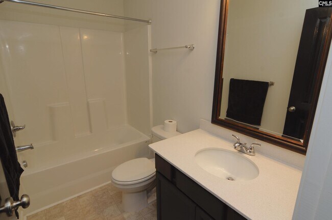 Building Photo - 626 Wooster Dr