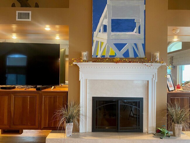 Building Photo - 1051 Oceanfront