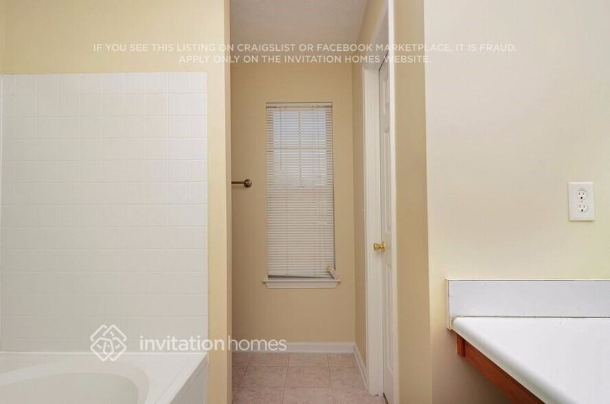 Building Photo - 8119 Valley Ridge Dr