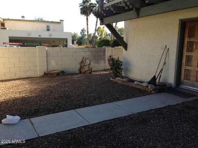 Building Photo - 4852 E Euclid Ave