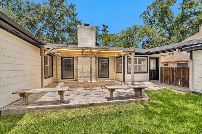 Building Photo - 7911 Heathrow Ln