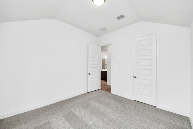 Building Photo - 2719 Country Ln