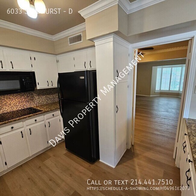Building Photo - 6033 SANDHURST-D