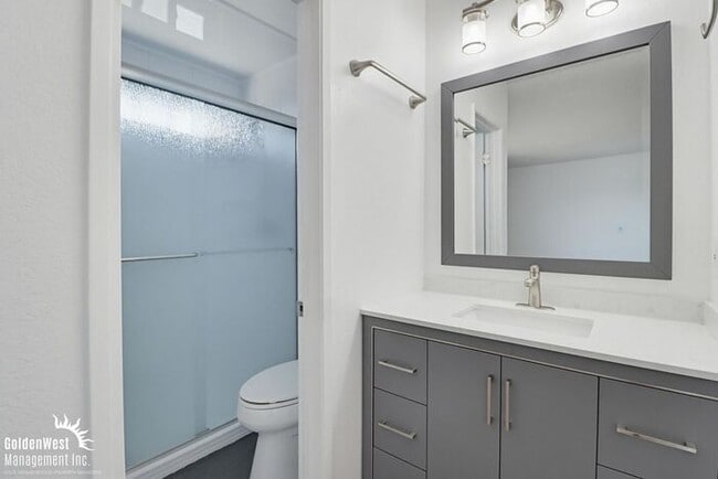 Building Photo - Lovely 3Bdm 2Ba Home with Spacious Outdoor Raised Deck in Lemon Grove!
