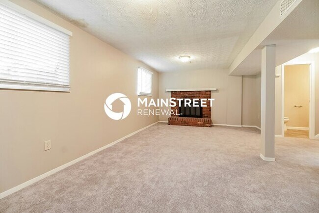 Building Photo - 3 Bedroom Pet-Friendly Home in Reynoldsburg, OH with Main Street Renewal