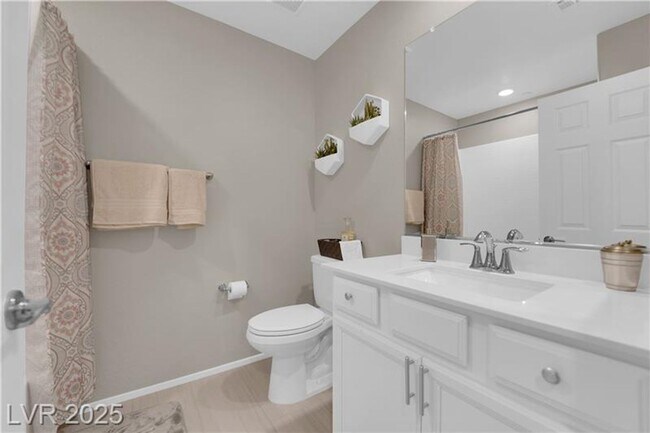 Building Photo - GORGEOUS FURNISHED TOWNHOME IN SUMMERLIN!!!