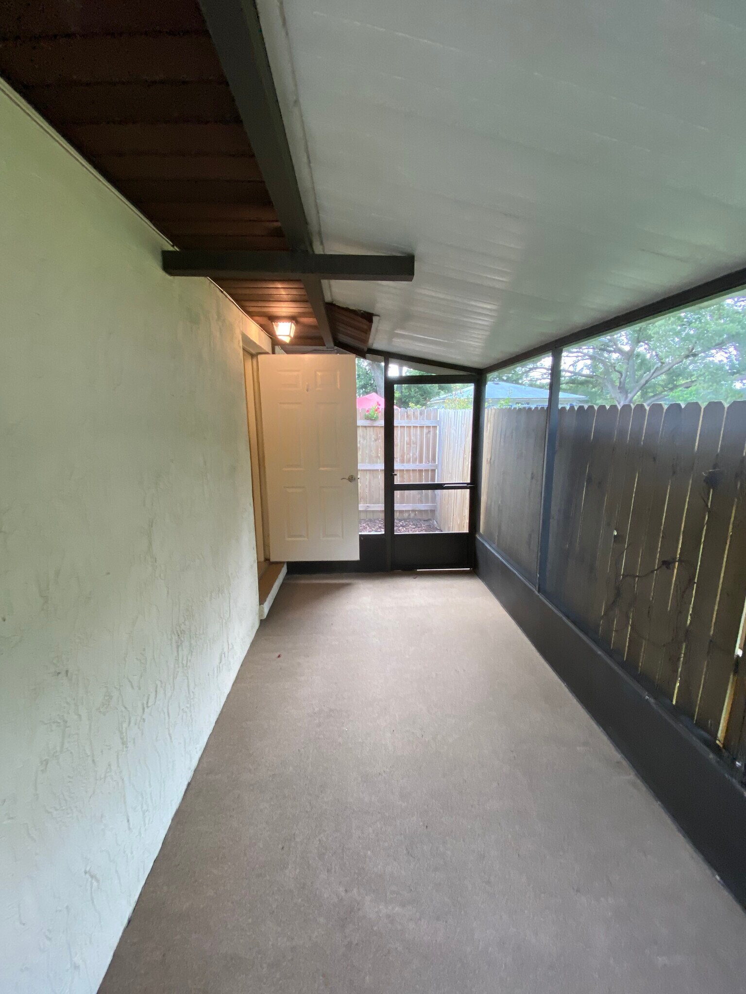 Building Photo - 2368 Lake Dr NW