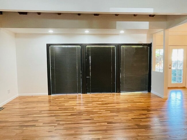 Building Photo - 3151 Rubicon Way