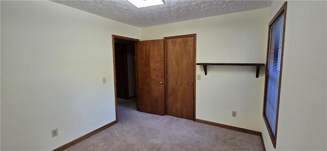 Building Photo - 303 Cacique Ct