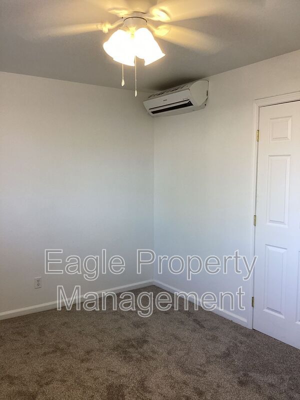 Building Photo - 1336 School St