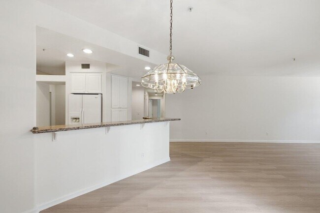 Building Photo - 880 Meridian Bay Ln
