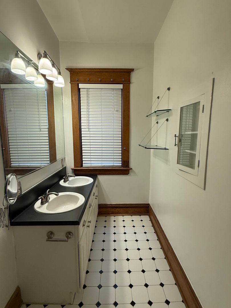 Building Photo - 1210 E Colfax Ave