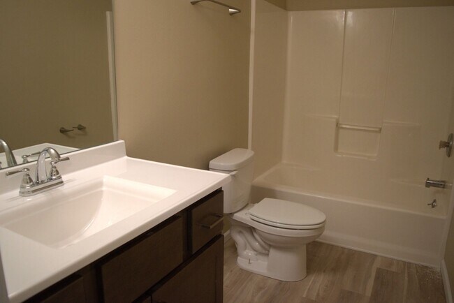 Building Photo - 1309-1311 Godas