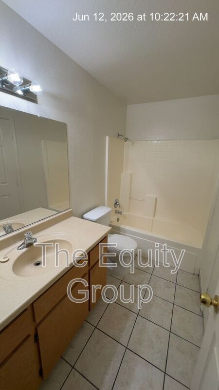 Building Photo - 545 N Divisadero St