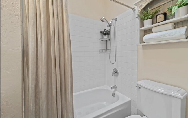 Building Photo - 1715 Sonoma Blvd