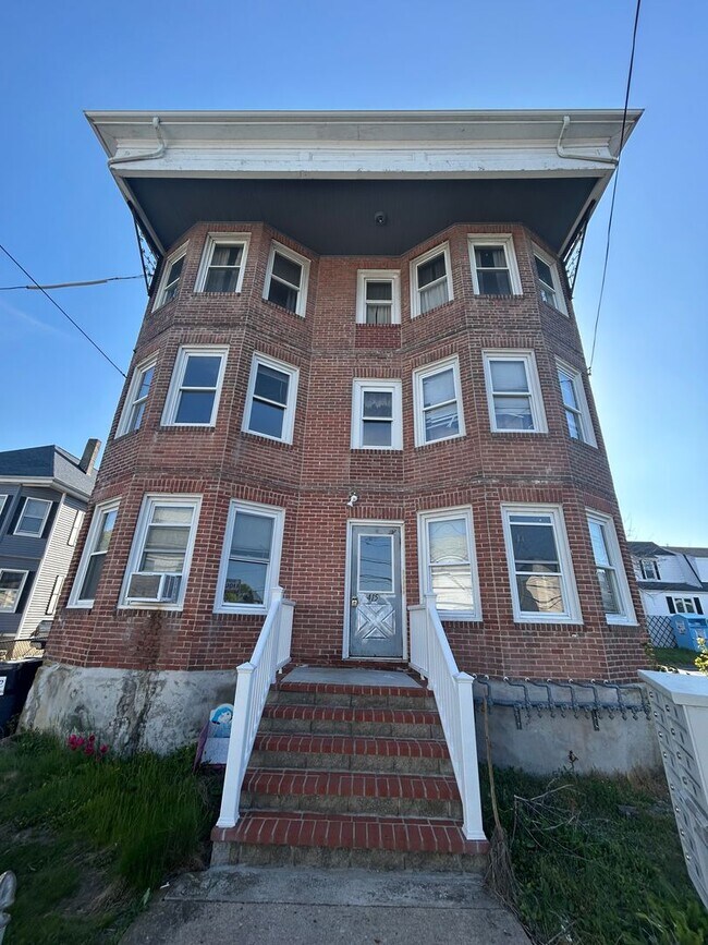 Building Photo - Main Street (415) - S