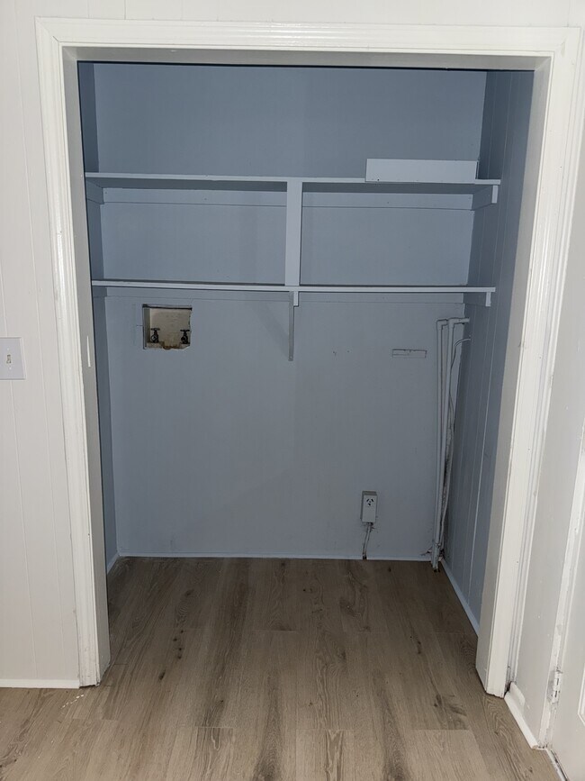 Building Photo - 4104 Old Austell Rd