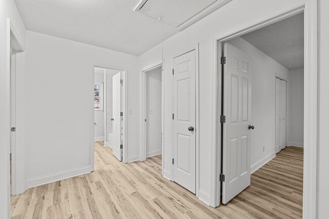 Building Photo - 1306 Dominica Dr