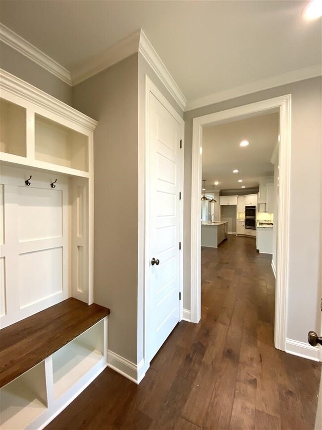Building Photo - 327 Belfair Cv