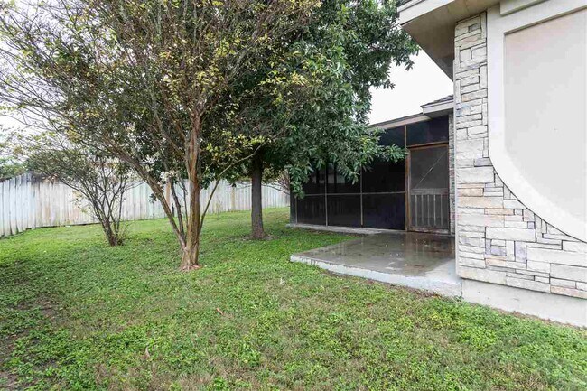 Building Photo - 901 Kings Way