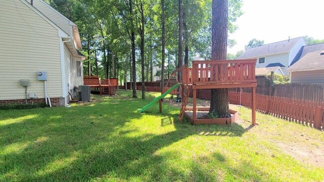 Building Photo - 1009 Friar Tuck Ct