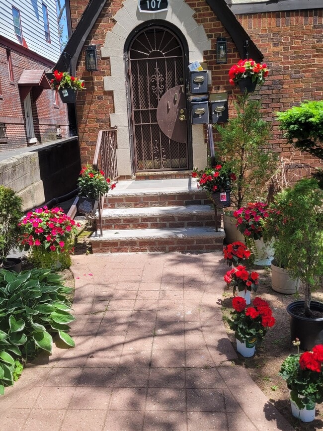 Building Photo - 1 Vassar Ave