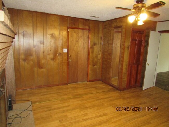 Building Photo - Spacious 2BR Brick Home Near Downtown Sumter – Great Layout!